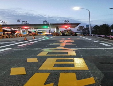 楚雄楚雄高速道路划线施工